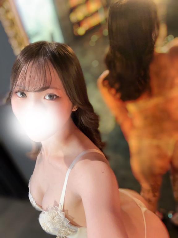 鏡越しってエロく無い？🔞